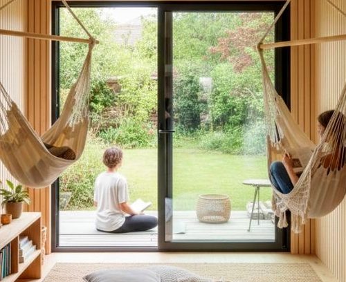 Par manque de place, beaucoup d’entre nous ne pratiquent pas ou peu leurs passions et leurs loisirs préférés.Nos habitats de jardin permettent de trouver cet espace en plus dédié à assouvir vos envies, vos loisirs, vos passions. Trouver l’inspiration artistique ou se relaxer en toute intimité ? Offrir un espace de jeux à ses enfants ?